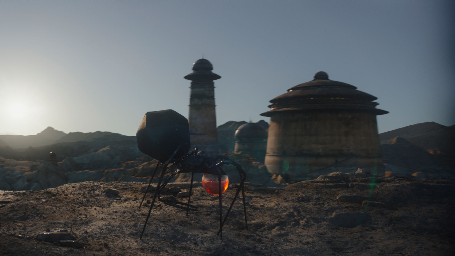 A mechanical spider seen in front of Jabba's Palace in The Book of Boba Fett.